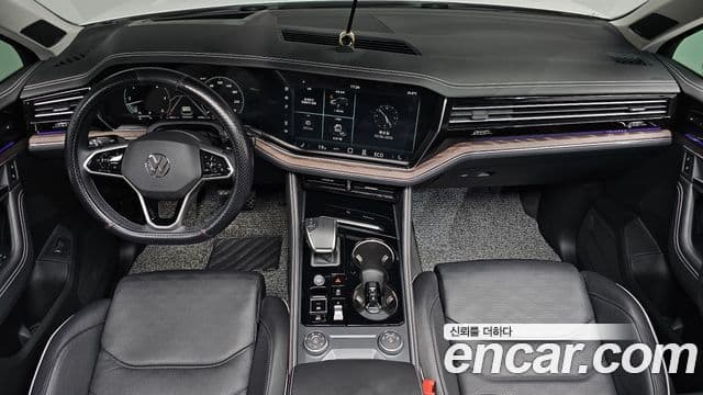 Volkswagen Touareg 2024 — ფოტო 7/20