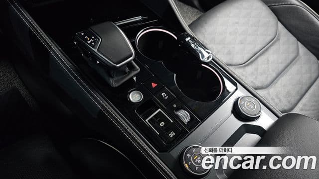 Volkswagen Touareg 2024 — ფოტო 9/20