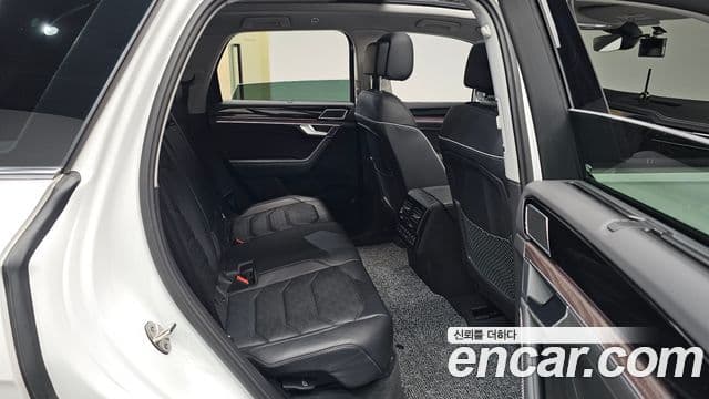 Volkswagen Touareg 2024 — ფოტო 13/20