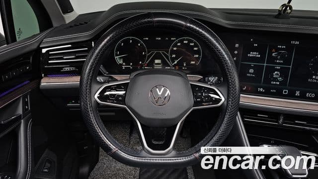 Volkswagen Touareg 2024 — ფოტო 14/20