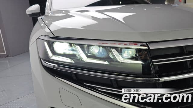 Volkswagen Touareg 2024 — Photo 1/38