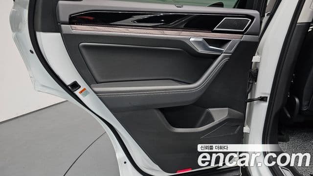 Volkswagen Touareg 2024 — Photo 12/38