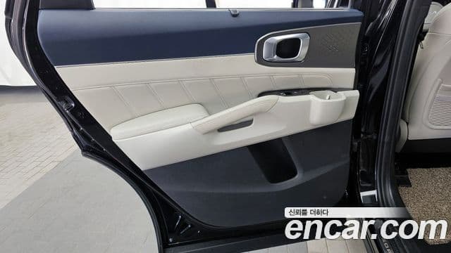 Kia Sorento 2021 — ფოტო 34/35