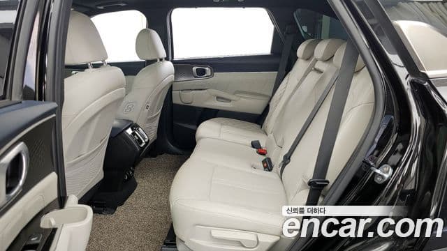 Kia Sorento 2021 — ფოტო 22/35