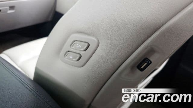 Kia Sorento 2021 — ფოტო 30/35