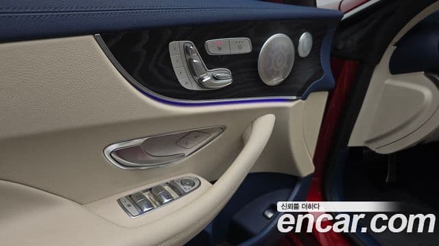 Mercedes-Benz E-Class 2018 — Şəkil 17/20