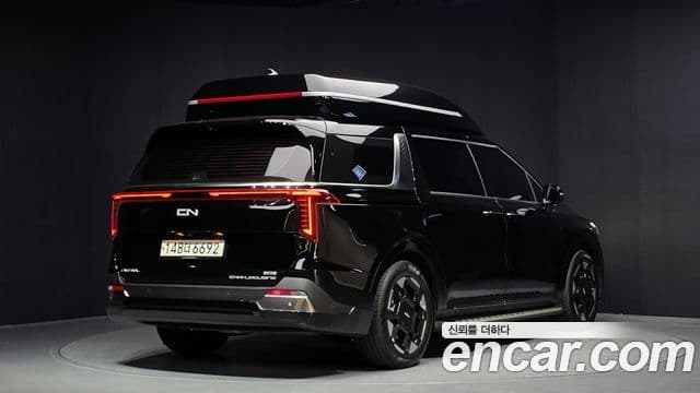 Kia Carnival 2024 — ფოტო 2/20