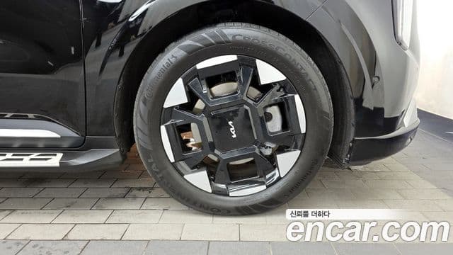 Kia Carnival 2024 — ფოტო 29/35