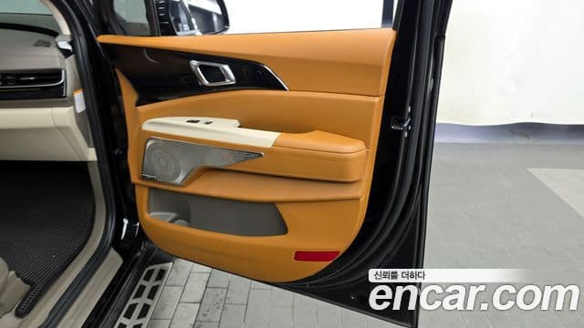 Kia Carnival 2024 — ფოტო 15/35