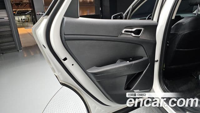 Kia Sportage 2023 — Photo 10/30