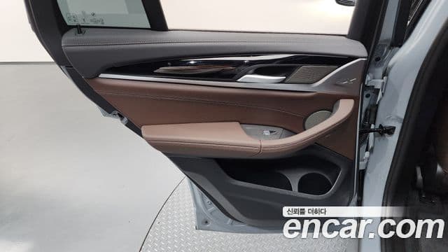 BMW X4 2025 — Photo 9/37