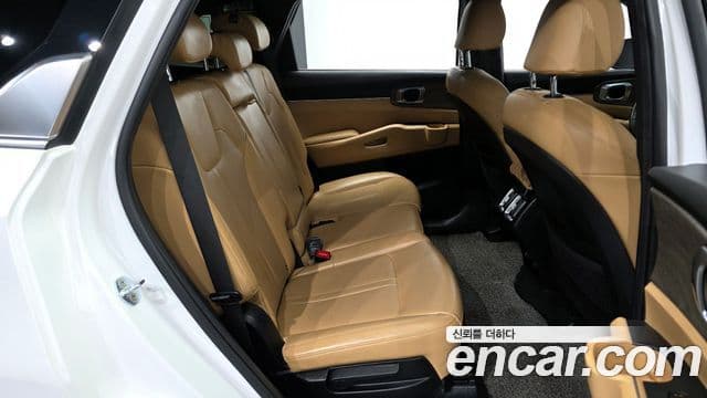 Kia Sorento 2022 — Фото 12/20