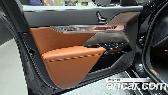 BMW 7 Series 2025 — Photo 28/30