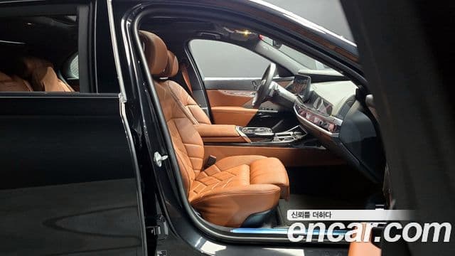 BMW 7 Series 2025 — Photo 17/30