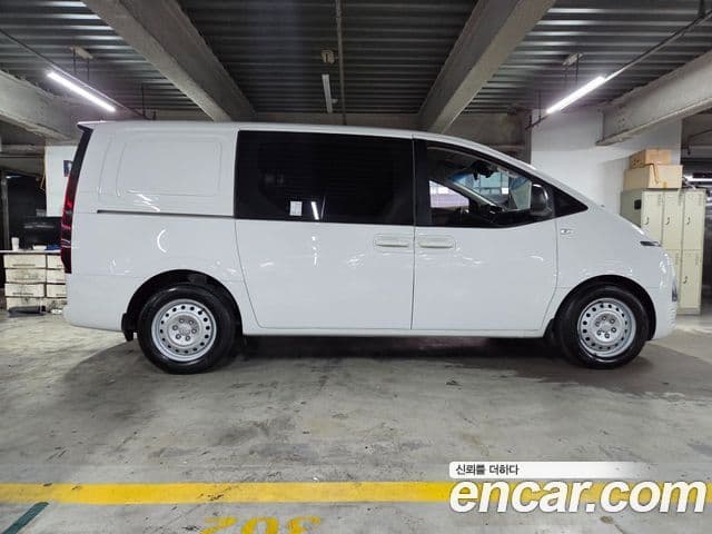 Hyundai Staria 2023 — Şəkil 19/20