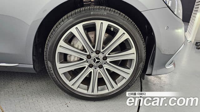 Mercedes-Benz E-Class 2022 — Фото 5/20