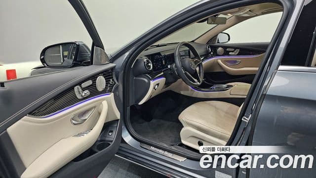 Mercedes-Benz E-Class 2022 — Фото 10/20