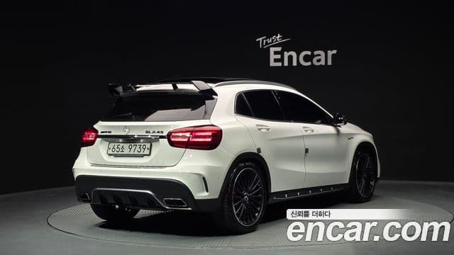 Mercedes-Benz GLA-Class 2018 — Şəkil 2/20
