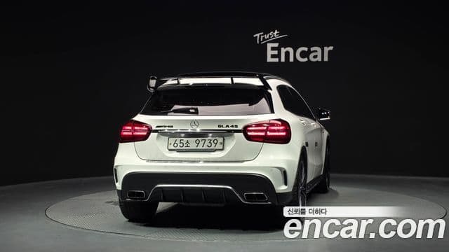 Mercedes-Benz GLA-Class 2018 — Şəkil 4/20