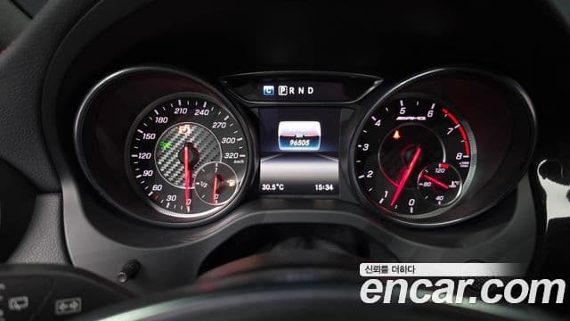 Mercedes-Benz GLA-Class 2018 — Şəkil 8/20