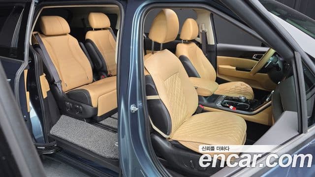 Kia Carnival 2022 — Фото 12/20
