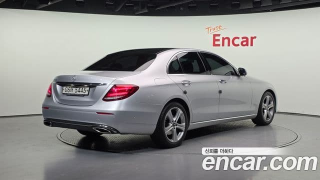 Mercedes-Benz E-Class 2018 — Şəkil 2/20