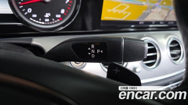 Mercedes-Benz E-Class 2018 — Şəkil 9/20