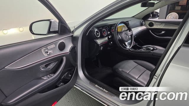 Mercedes-Benz E-Class 2018 — Şəkil 10/20