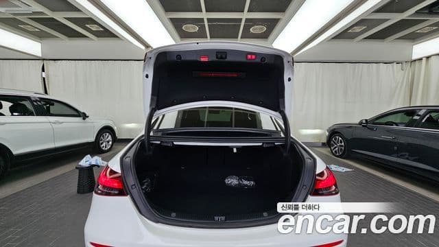 Mercedes-Benz E-Class 2022 — Şəkil 20/20