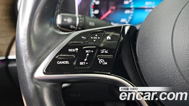 Mercedes-Benz E-Class 2022 — Photo 28/32