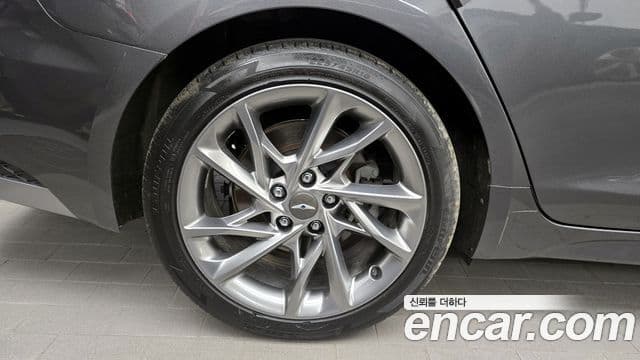 Genesis G70 2021 — Photo 19/20