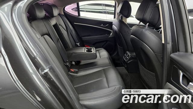 Genesis G70 2021 — Photo 16/20