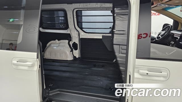Hyundai Staria 2025 — ფოტო 11/20