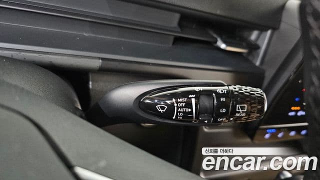 Hyundai Staria 2025 — Photo 24/34
