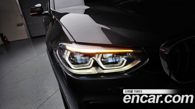 BMW X4 2021 — Photo 8/32