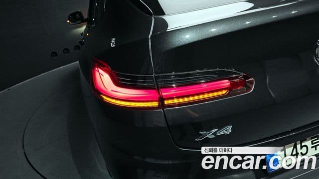BMW X4 2021 — Photo 9/32