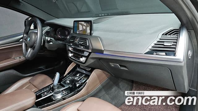 BMW X4 2021 — Photo 27/32