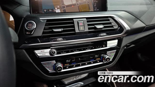 BMW X4 2021 — Photo 23/32