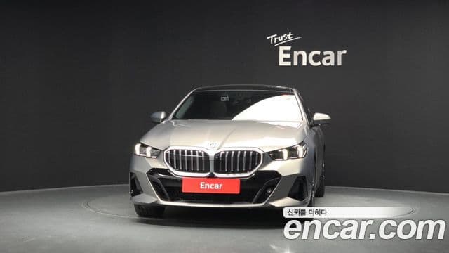 BMW 5 Series 2025 — Photo 2/20