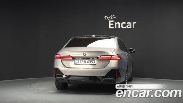 BMW 5 Series 2025 — Photo 8/20