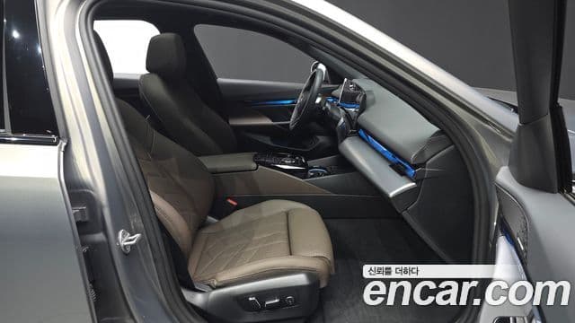 BMW 5 Series 2025 — Photo 9/20