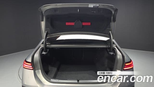 BMW 5 Series 2025 — Photo 10/20
