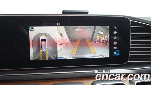 Mercedes-Benz GLS-Class 2021 — Photo 17/20