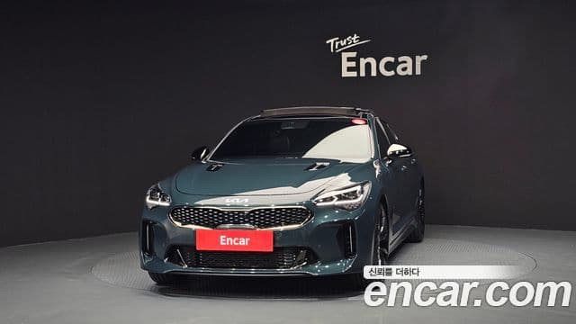 Kia Stinger 2022 — ფოტო 3/20