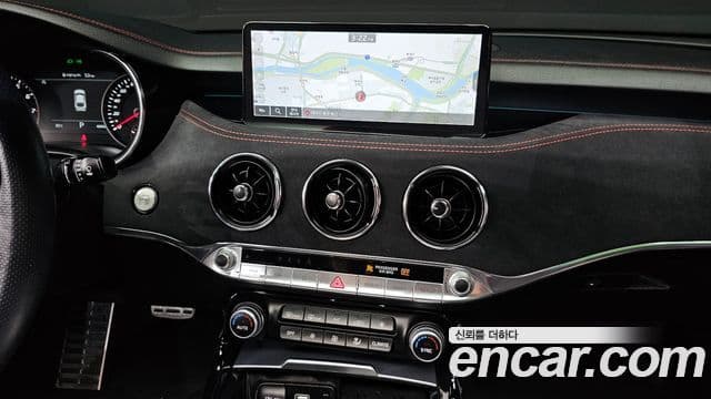 Kia Stinger Meister 2022 — Photo 3/20