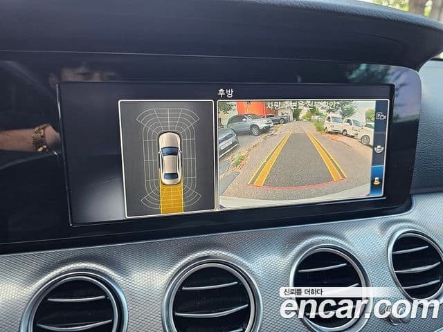 Mercedes-Benz E-Class 2019 — Şəkil 16/20