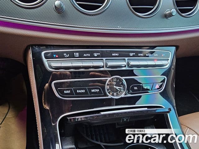 Mercedes-Benz E-Class 2019 — Şəkil 17/20