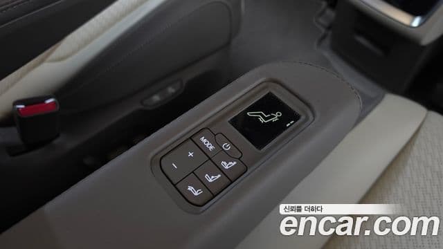 Kia Carnival 2024 — ფოტო 18/20