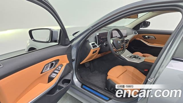 BMW 3 Series 2025 — ფოტო 10/20