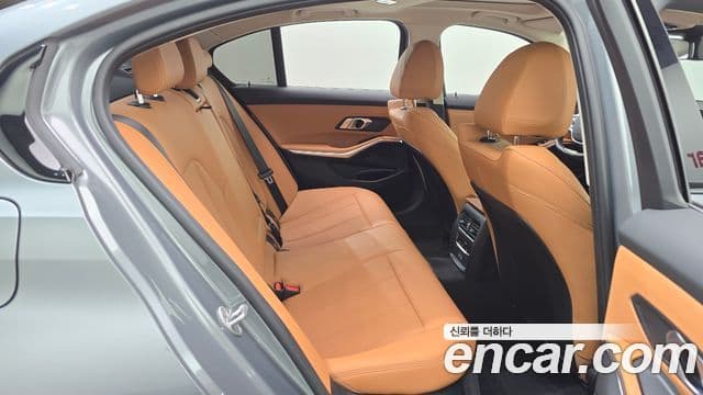 BMW 3 Series 2025 — ფოტო 18/20